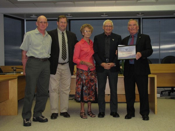 Peter McFarlane and Dave Comber of LandSAR receive their awards